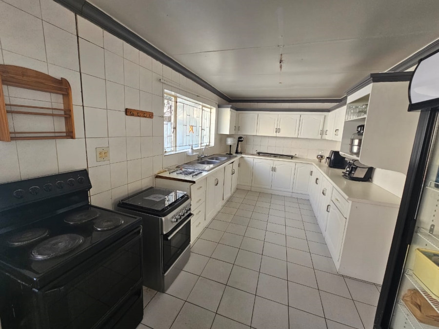 7 Bedroom Property for Sale in Bethlehem Free State